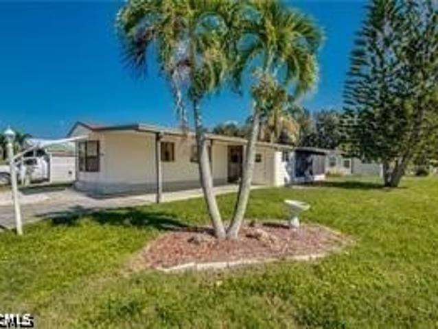 House for sale in Flamingo Bay, Saint James City