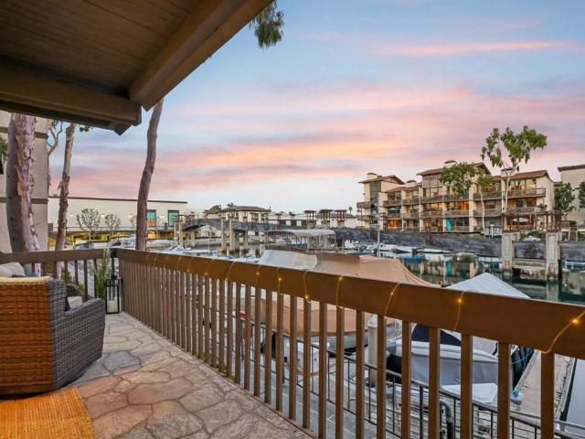 Condo for sale in Long Beach, California