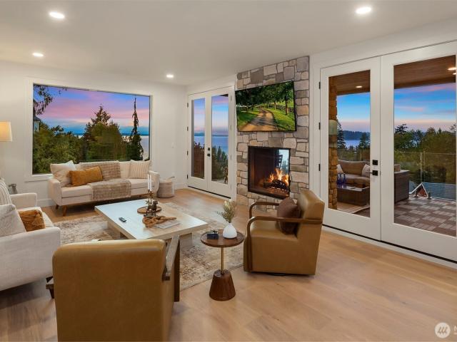 House for sale in Picnic Point, Edmonds
