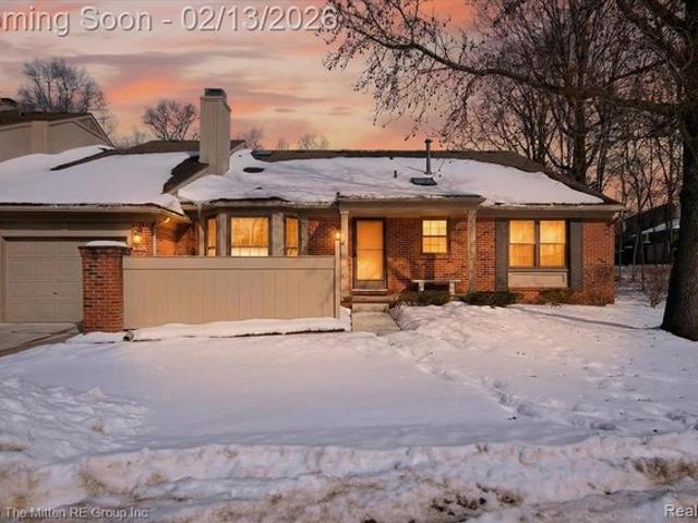 Condo for sale in West Bloomfield, Michigan