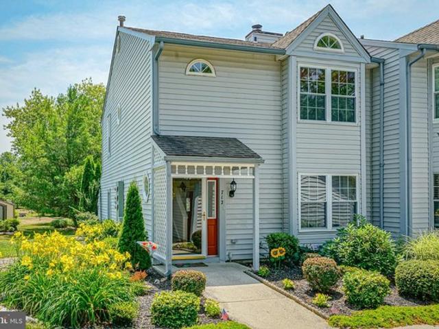 Townhouse for sale in Ewan, New Jersey