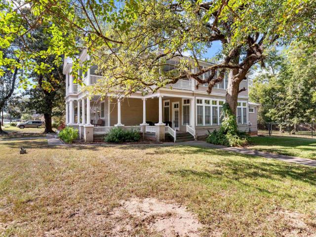 House for sale in Crockett, Texas