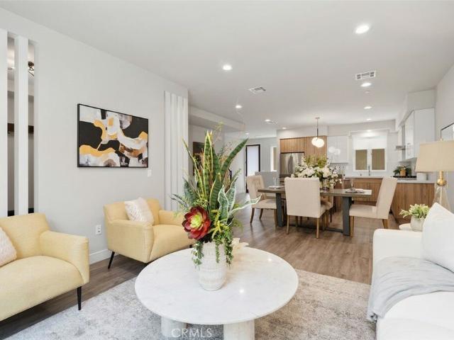 Townhouse for sale in Pasadena