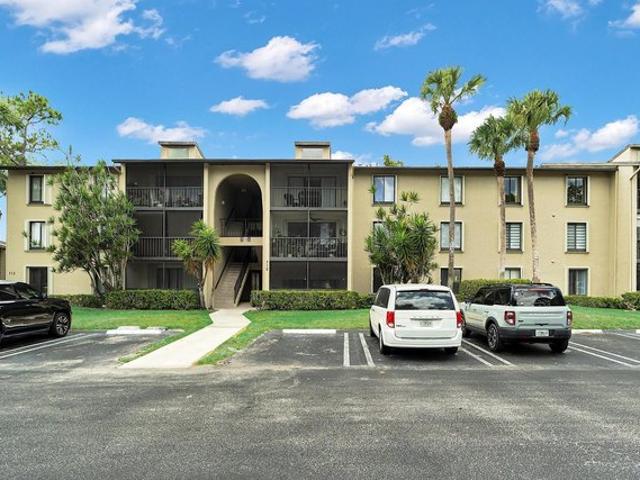 Condo for sale in Greenacres, Florida