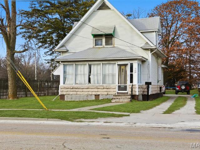 House for sale in Carlinville, Illinois
