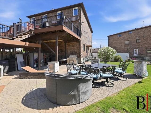 Condo for sale in Arverne, New York