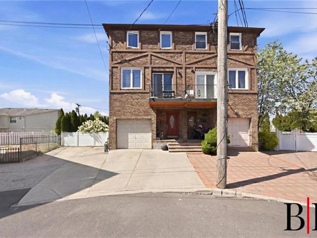 Condo for sale in Arverne, New York