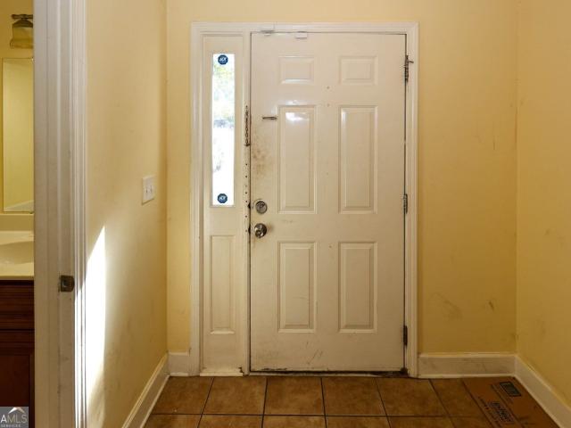 Townhouse for sale in Riverdale, Clayton County