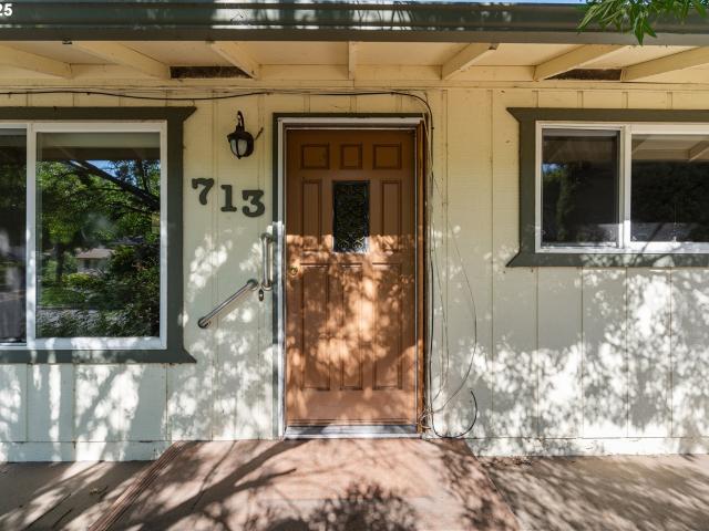 House for sale in Rogue River