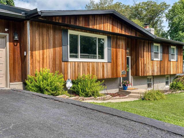 House for sale in Newburgh, Indiana