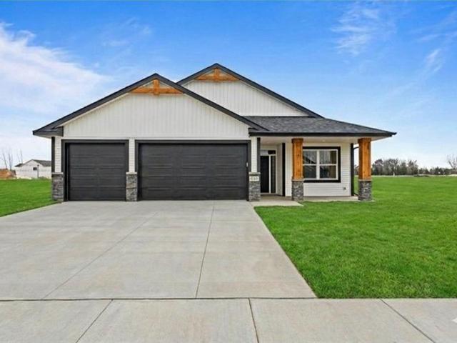 House for sale in Isanti, Minnesota