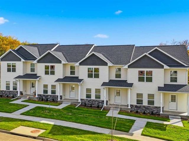 Condo for sale in Iowa City, Iowa