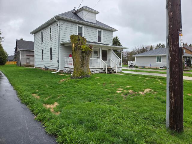 House for sale in Francis Creek, Wisconsin