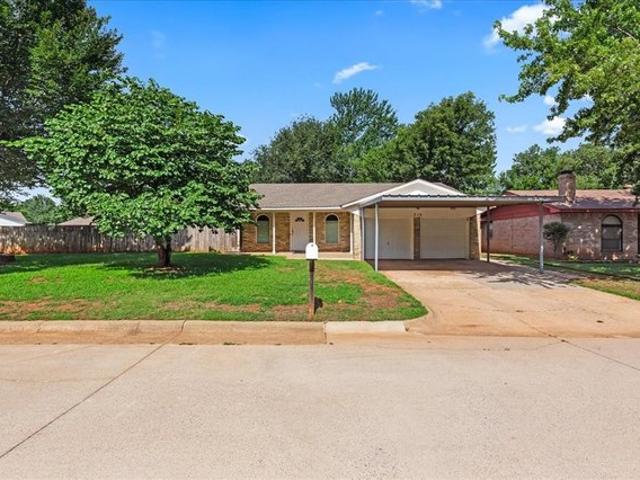 House for sale in Mustang, Oklahoma