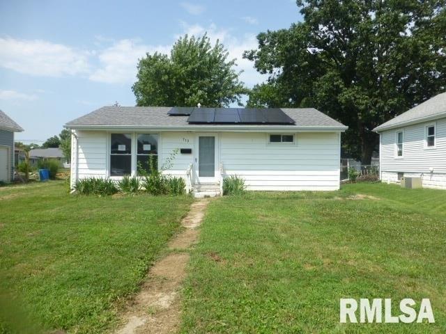 House for sale in Taylorville, Illinois