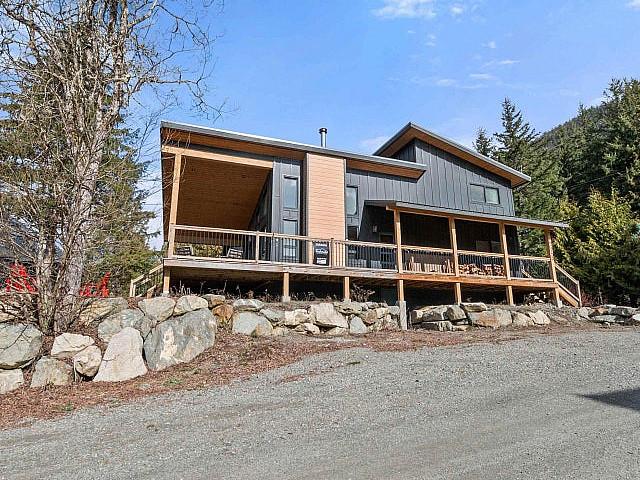 Condo for sale in Canyon, British Columbia