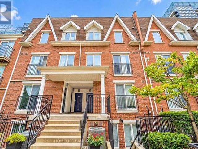 Townhouse for sale in Spadina—Fort York, Toronto