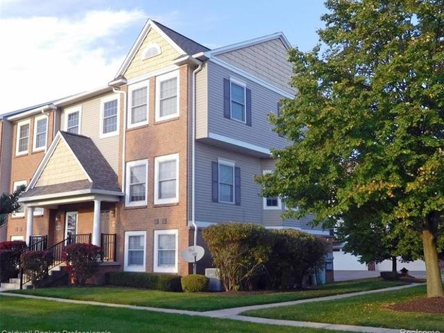 Townhouse for sale in Fenton, Michigan