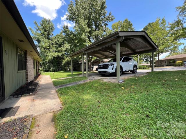 Townhouse for sale in Hendersonville, North Carolina