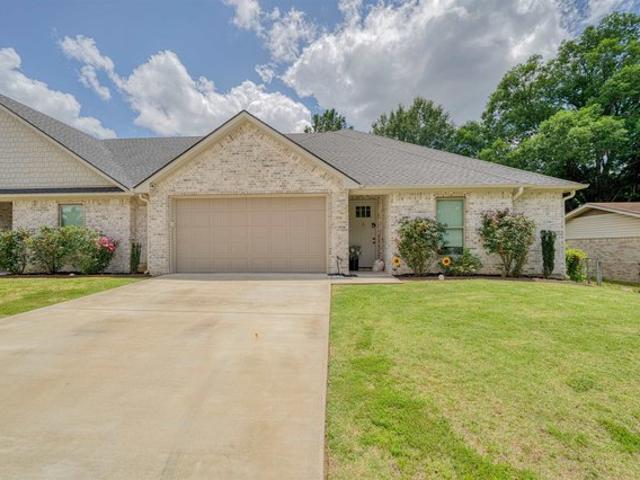 Townhouse for sale in Longview, Texas