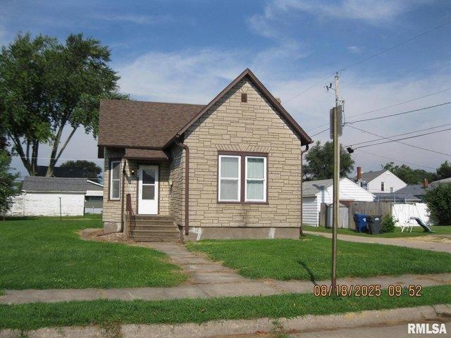 House for sale in Clinton, Iowa