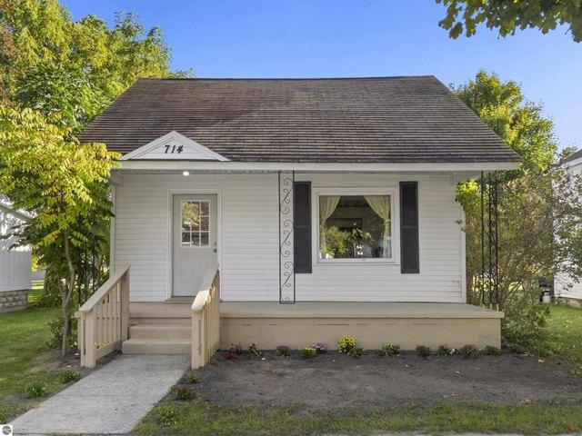 House for sale in Frankfort, Benzie County