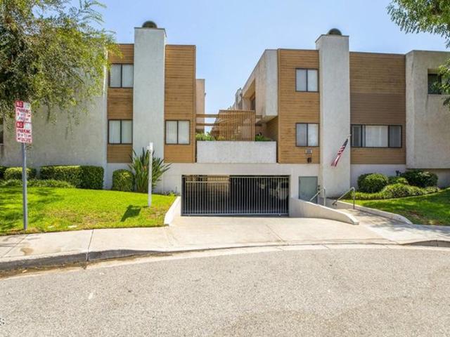 Townhouse for sale in Glendale, California