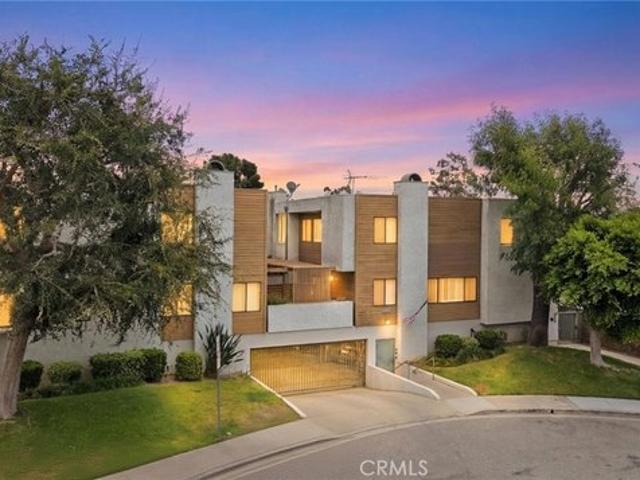 Condo for sale in Glendale, California