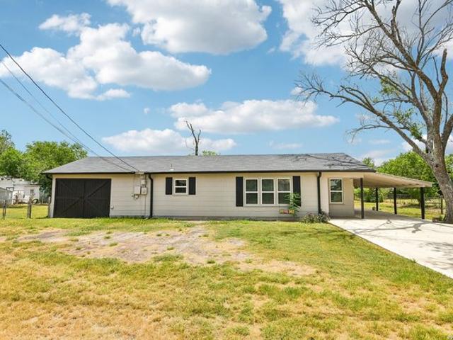 House for sale in Jourdanton, Texas