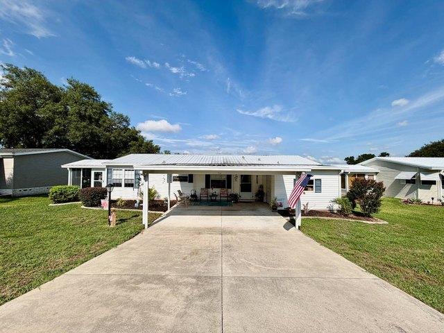 House for sale in Lady Lake, Florida