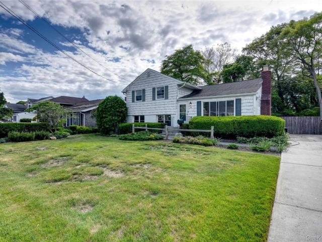 House for sale in Bohemia, New York