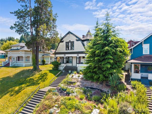 House for sale in South Bend, Washington