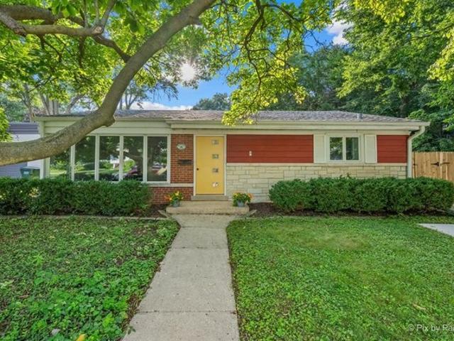House for sale in Glen Ellyn, Illinois