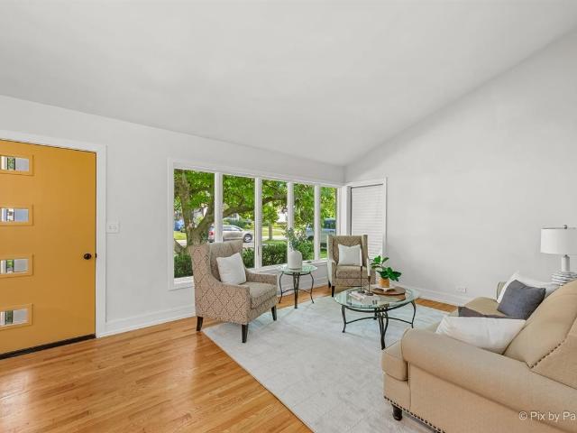 House for sale in Glen Ellyn, Illinois