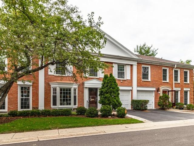 Townhouse for sale in Northbrook, Illinois