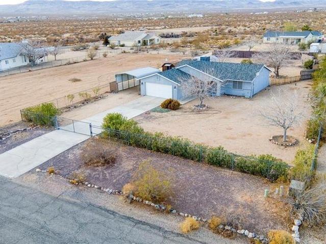 House for sale in Golden Valley