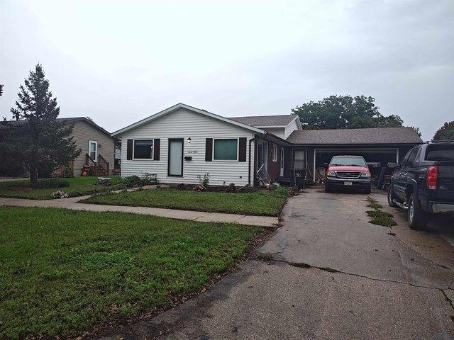 House for sale in Onawa, Iowa