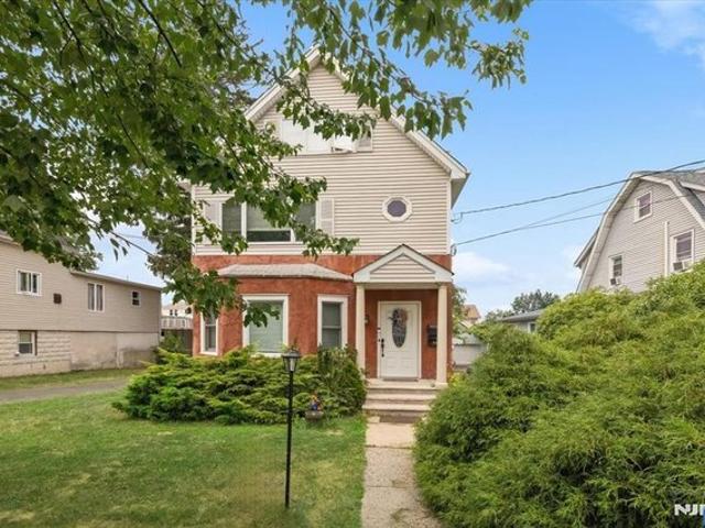 House for sale in Lyndhurst, New Jersey