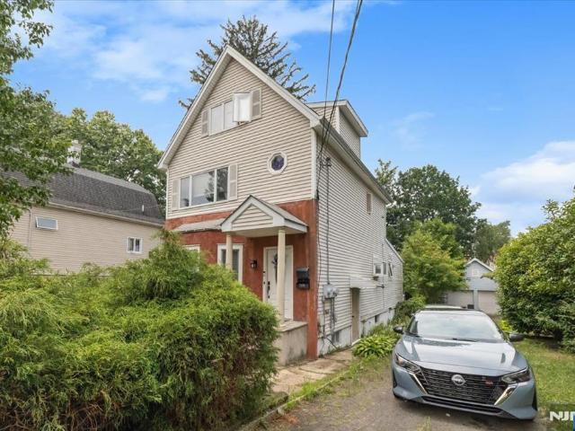 House for sale in Lyndhurst, New Jersey