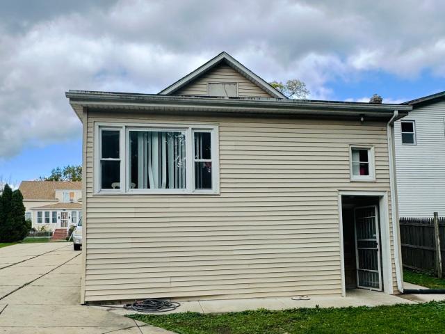 House for sale in Waukegan, Lake County