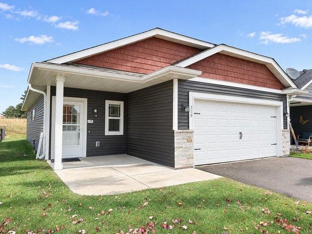 Townhouse for sale in Isanti, Isanti County