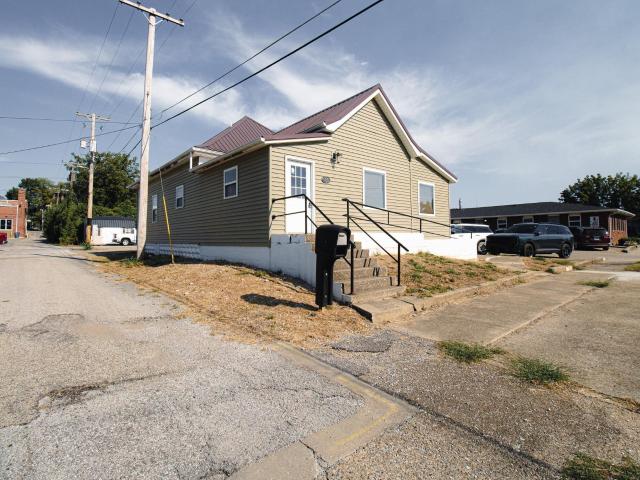 House for sale in Mount Carmel, Wabash County