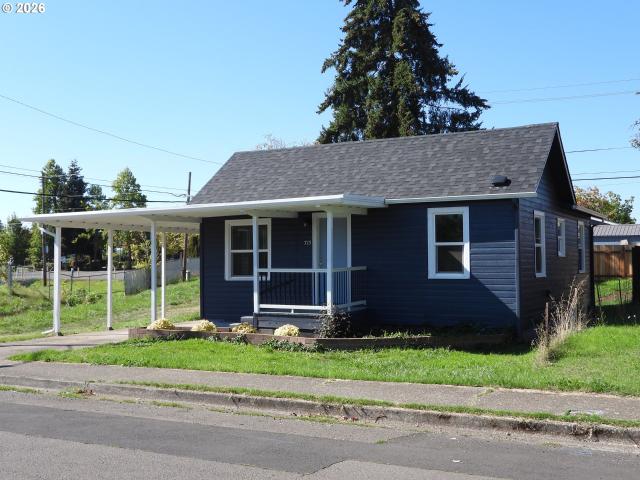 House for sale in Junction City, Lane County