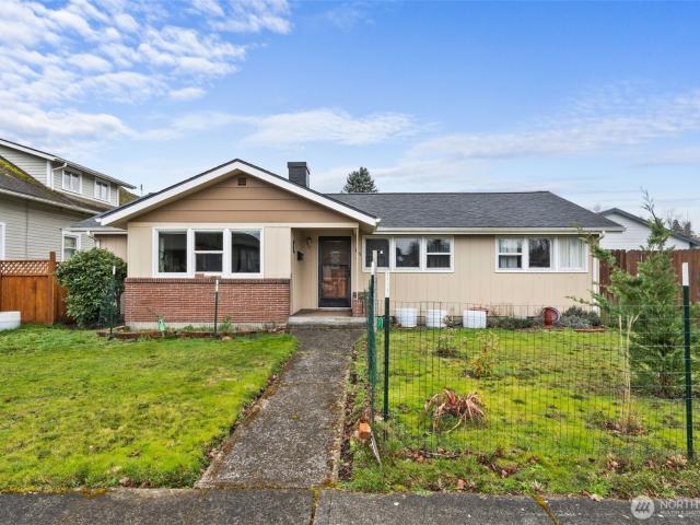 House for sale in Centralia, Washington