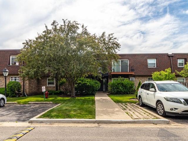 Condo for sale in Buffalo Grove, Illinois