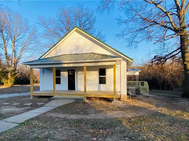 House for sale in Sweet Springs, Missouri