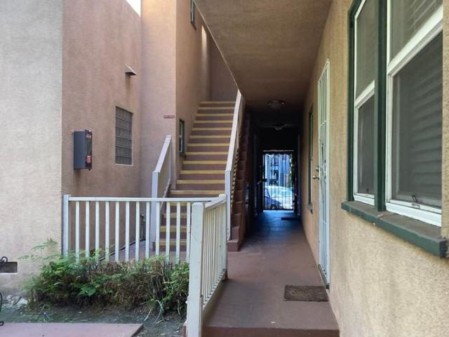 Apartment for rent in Long Beach, California