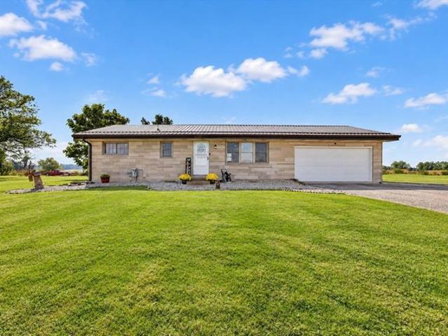 House for sale in Montgomery, Daviess County