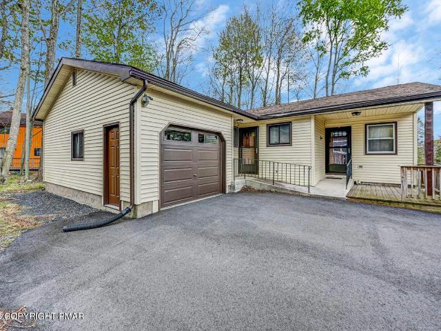 House for sale in Cresco, Pennsylvania