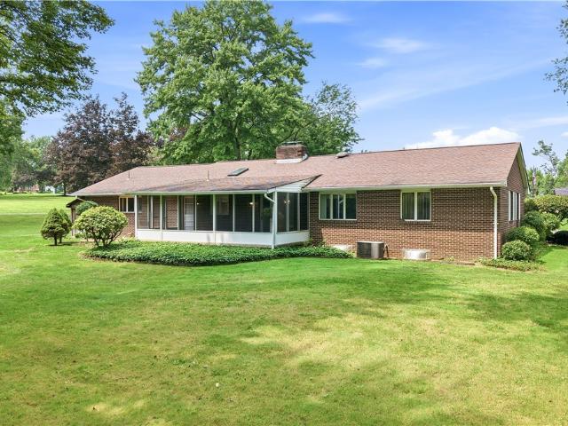 House for sale in Brookfield, Ohio